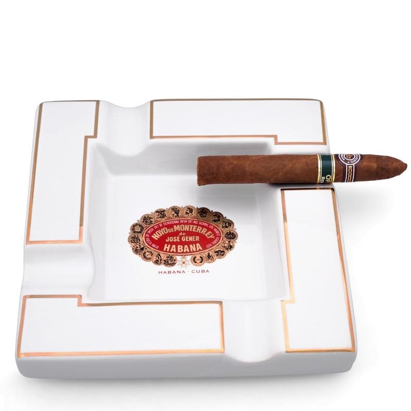 Cendrier Montecristo Luxe pour Amateurs de Cigares